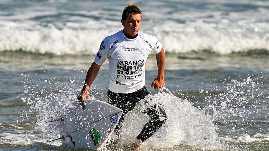 Search halted for GB surfer who disappeared in sea