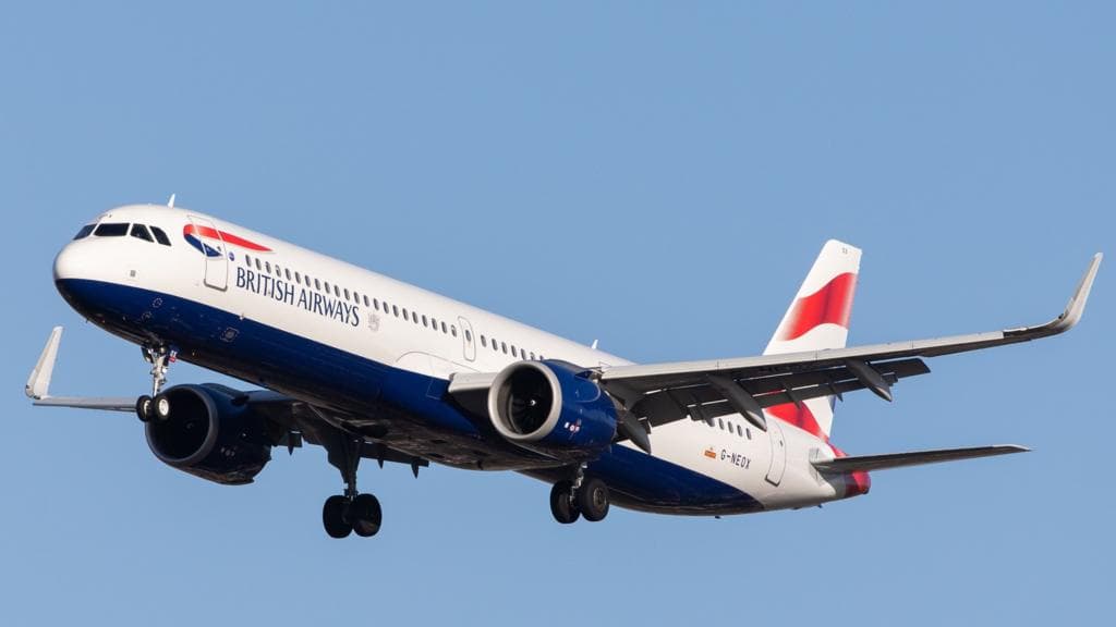 BA flight forced to turn back over cracked window