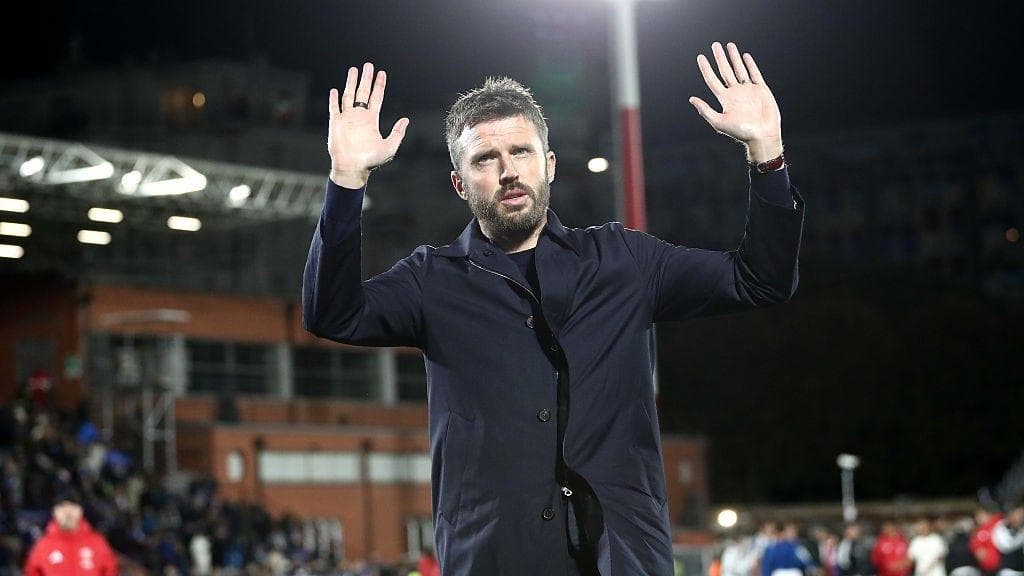 Carrick carrying on but senior Man Utd figures concerned by performances