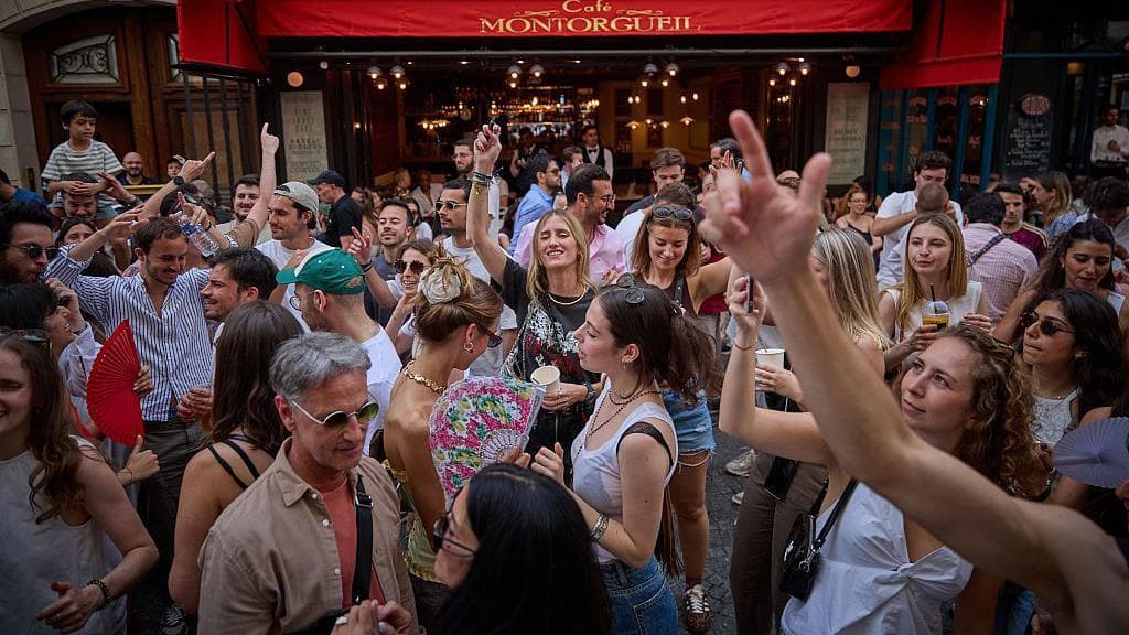 France bans alcohol consumption at music festival events under red heatwave alert