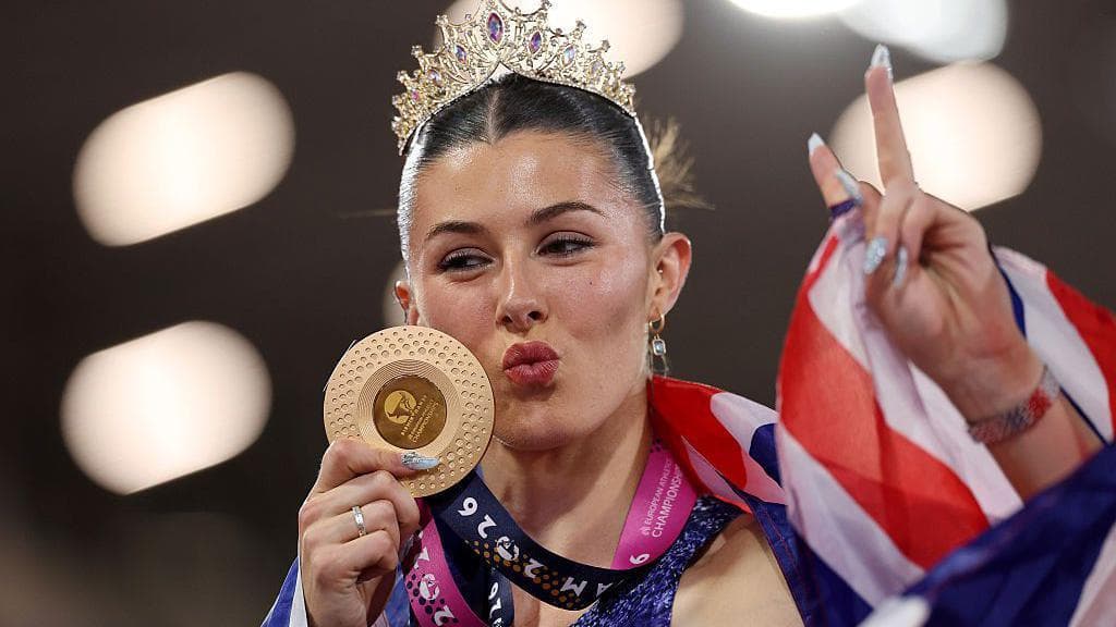 'Two out of four, baby' - Hunt wins 200m as she eyes historic quadruple