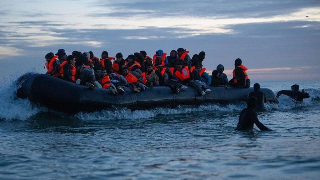 UK-France 'one in, one out' migrant scheme scrapped