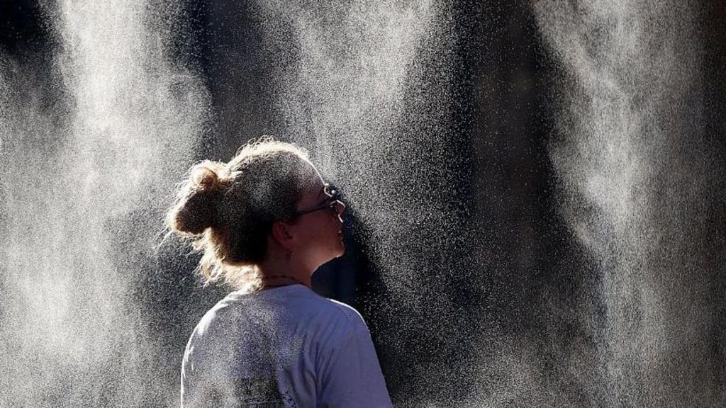 More than half of France under red alerts as heatwave intensifies