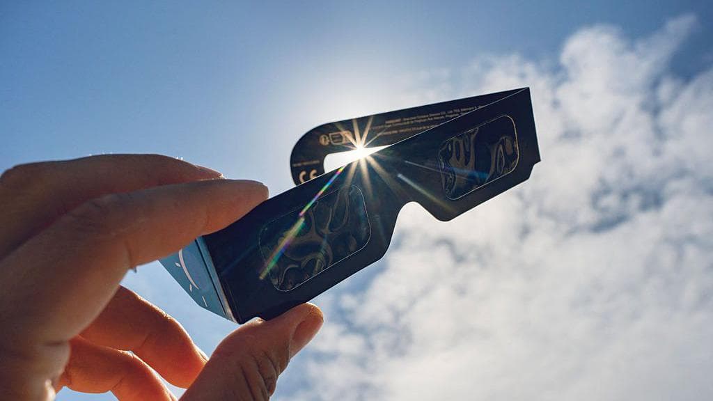 Eclipse chasers scramble for glasses as stocks run low