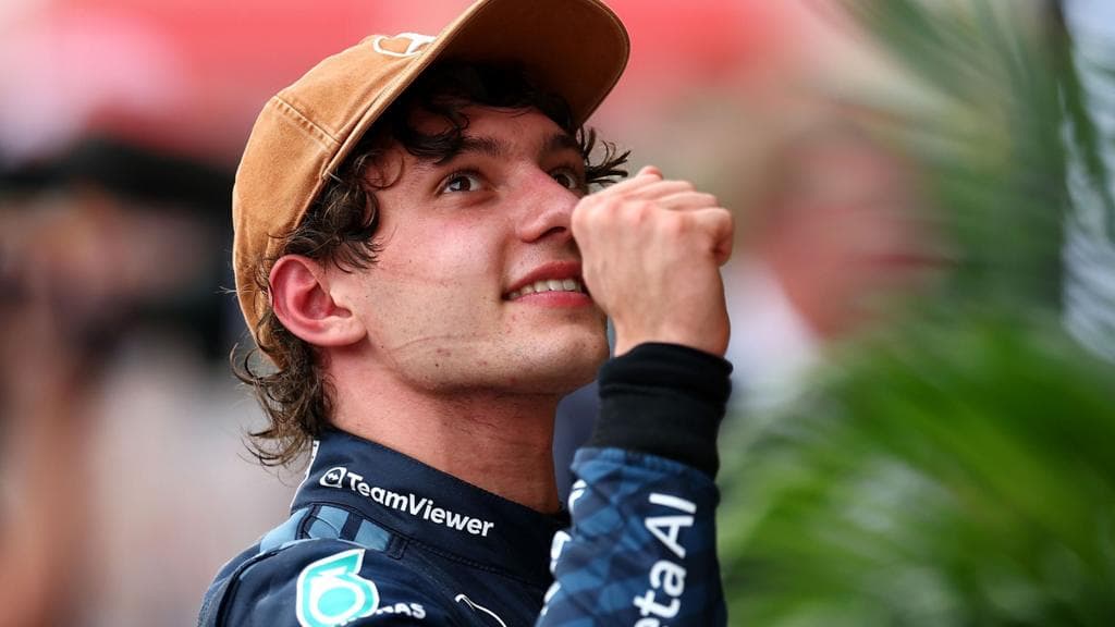 Antonelli wins in US but has to wait to secure title