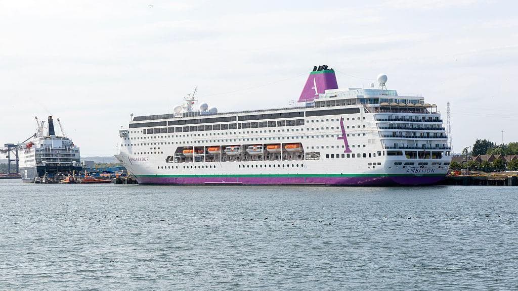 More than 1,000 passengers held on cruise after gastrointestinal illness outbreak