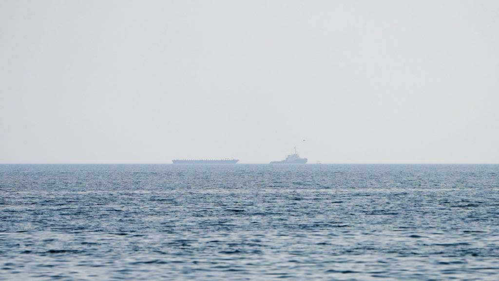 US and Iran trade more strikes in Gulf as fears of escalation mount