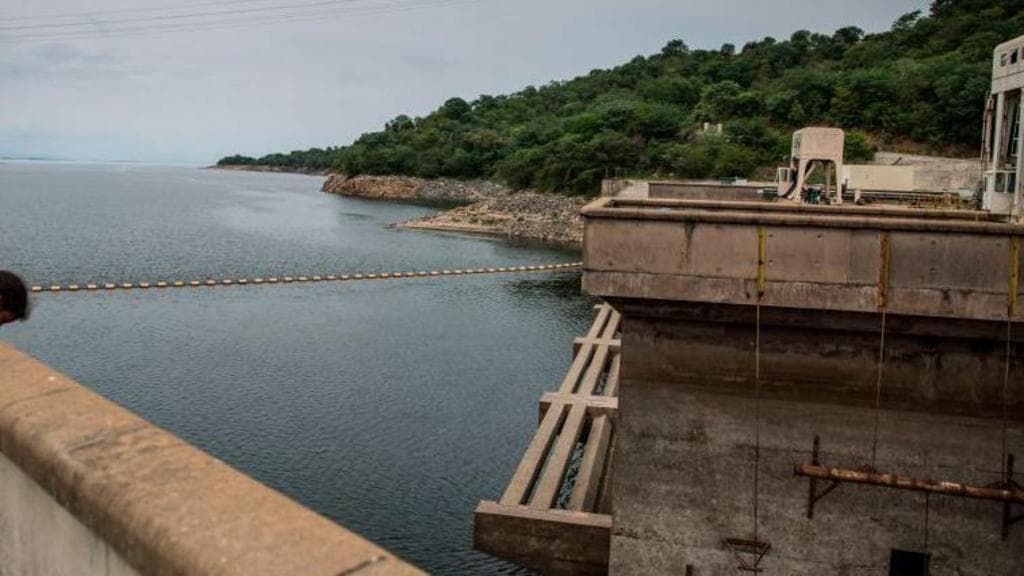 Boat sinks in Zimbabwe's Lake Kariba with 95 people on board