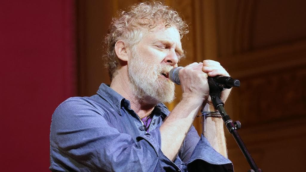 Oscar-winning songwriter Glen Hansard killed in crash
