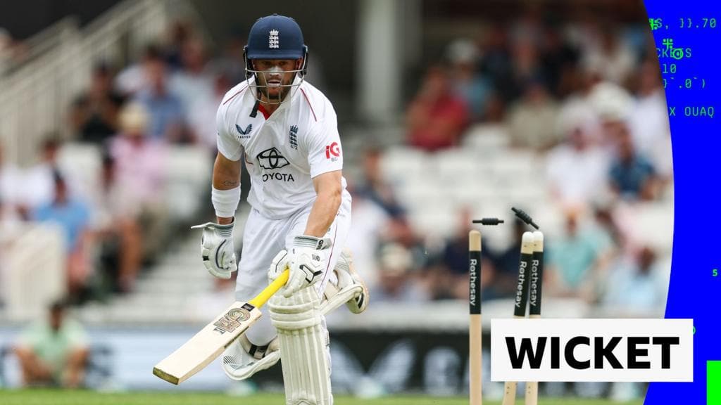 'He was playing so well' - Duckett run out as NZ make breakthrough