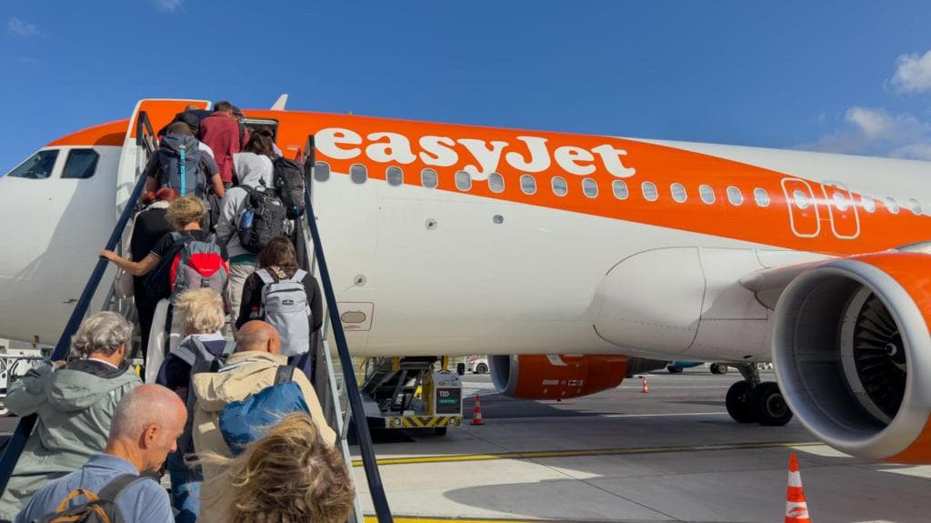 EasyJet agrees to £5.7bn takeover by US firm