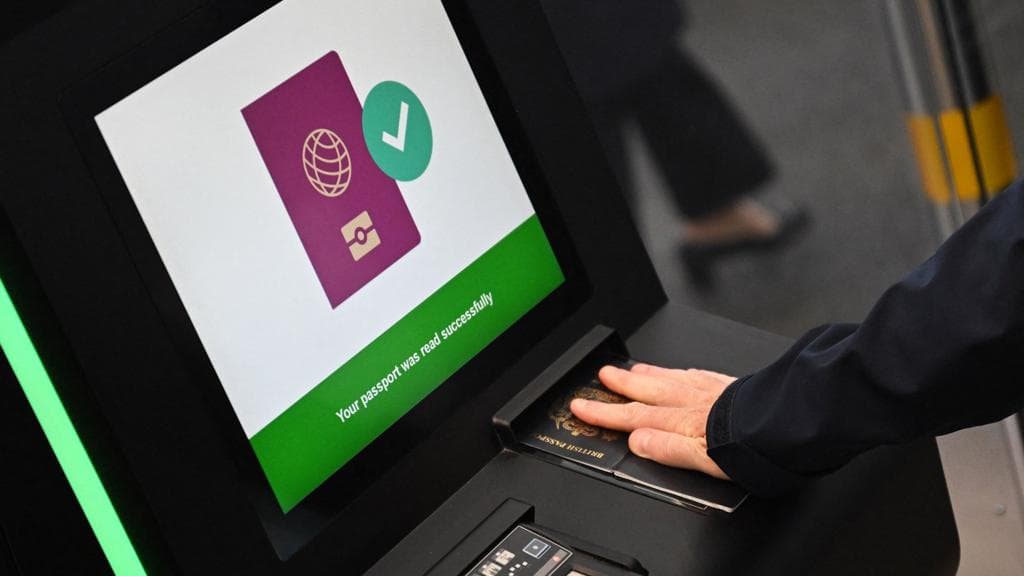 Why are there holiday delay warnings over the EU's new border system?