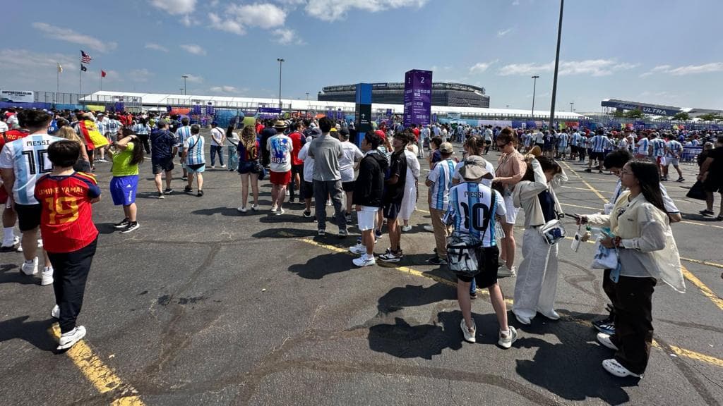 Trump presence means two-hour queues for World Cup final