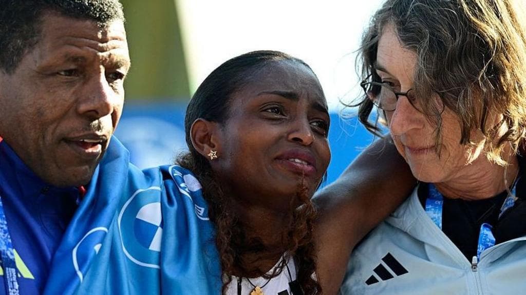 Injured Assefa narrowly misses world record in Berlin