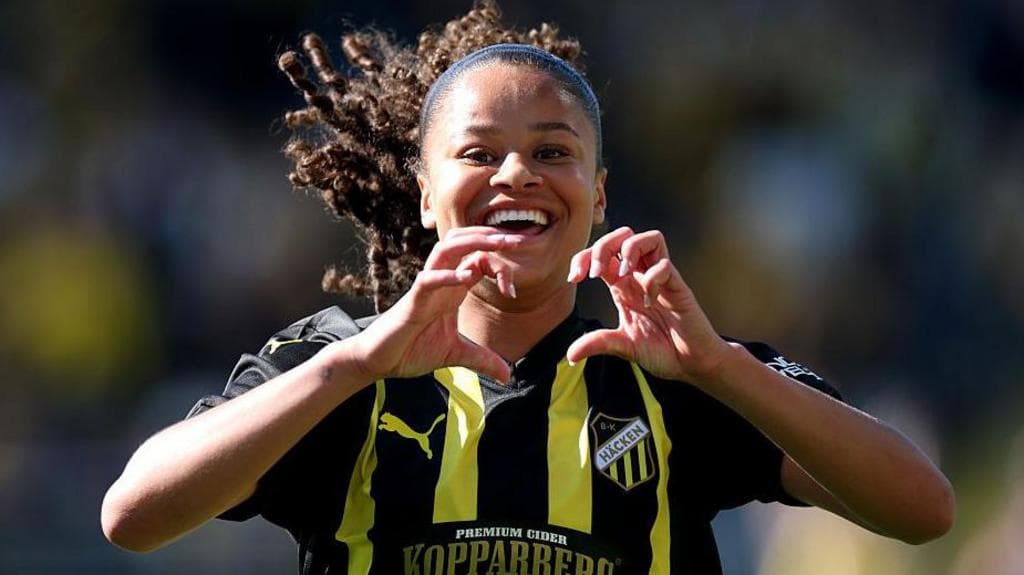 Real sign Schroeder in 'most expensive' women's transfer