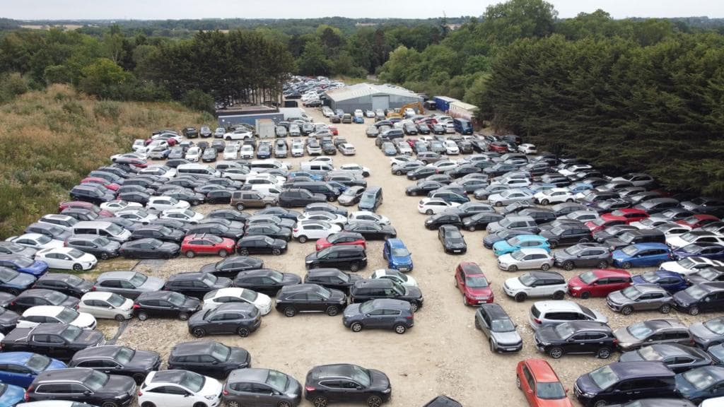 Unauthorised airport car park grows despite stop notice