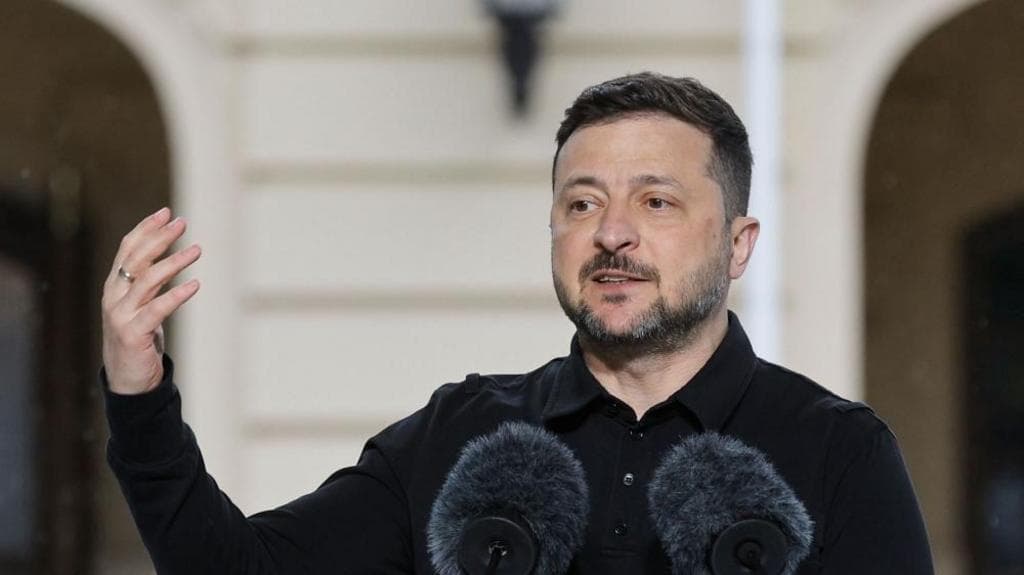 Zelensky arrives in UK for Downing Street talks with European leaders