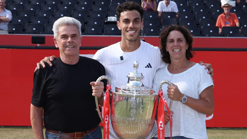 Cerundolo's dad conquers fear of flying to watch son win Queen's