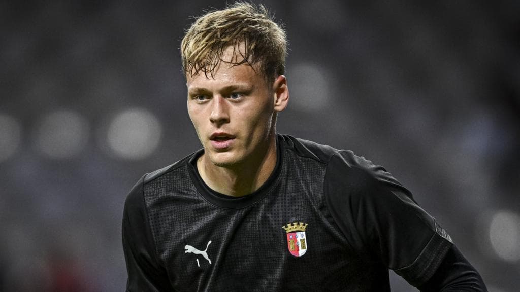 Newcastle sign Braga keeper Hornicek for £25.7m