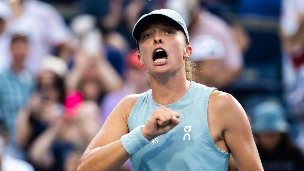 Swiatek answers internet critics with Toronto title