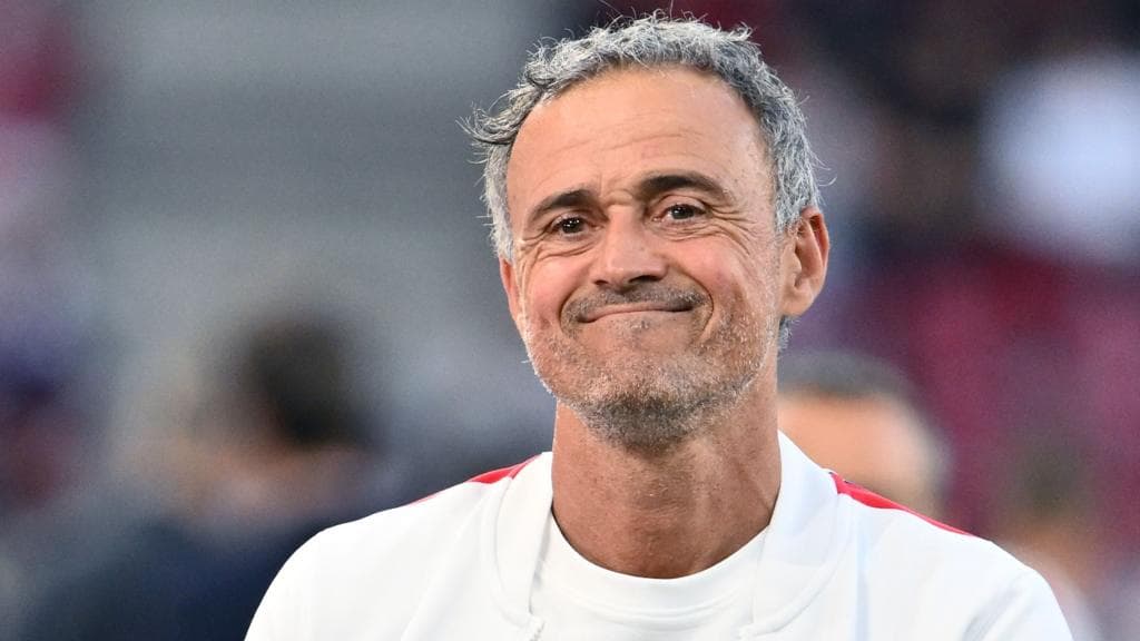 Luis Enrique signs new deal to extend PSG stay