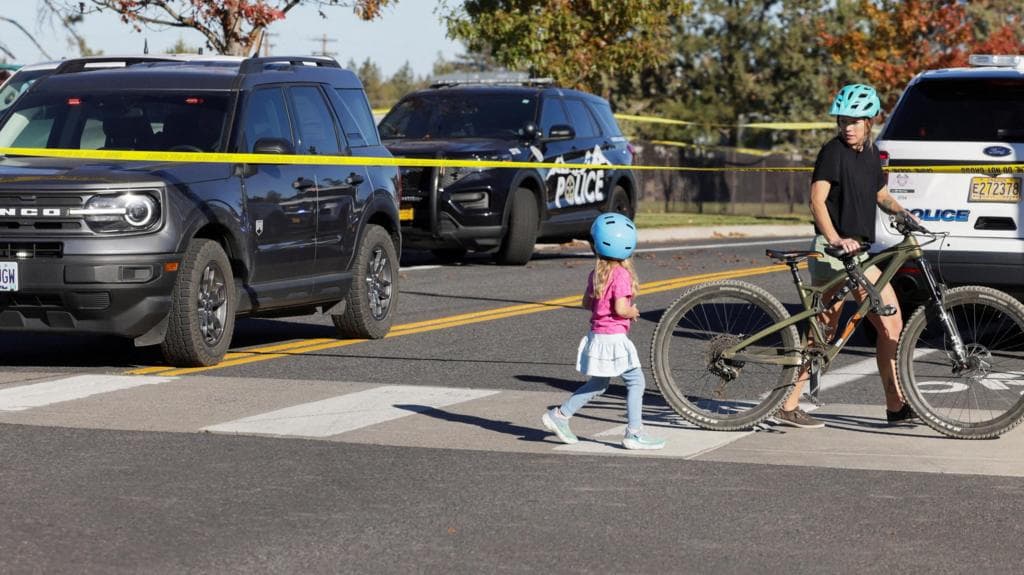 Three children and teacher killed by 16-year-old at Oregon primary school