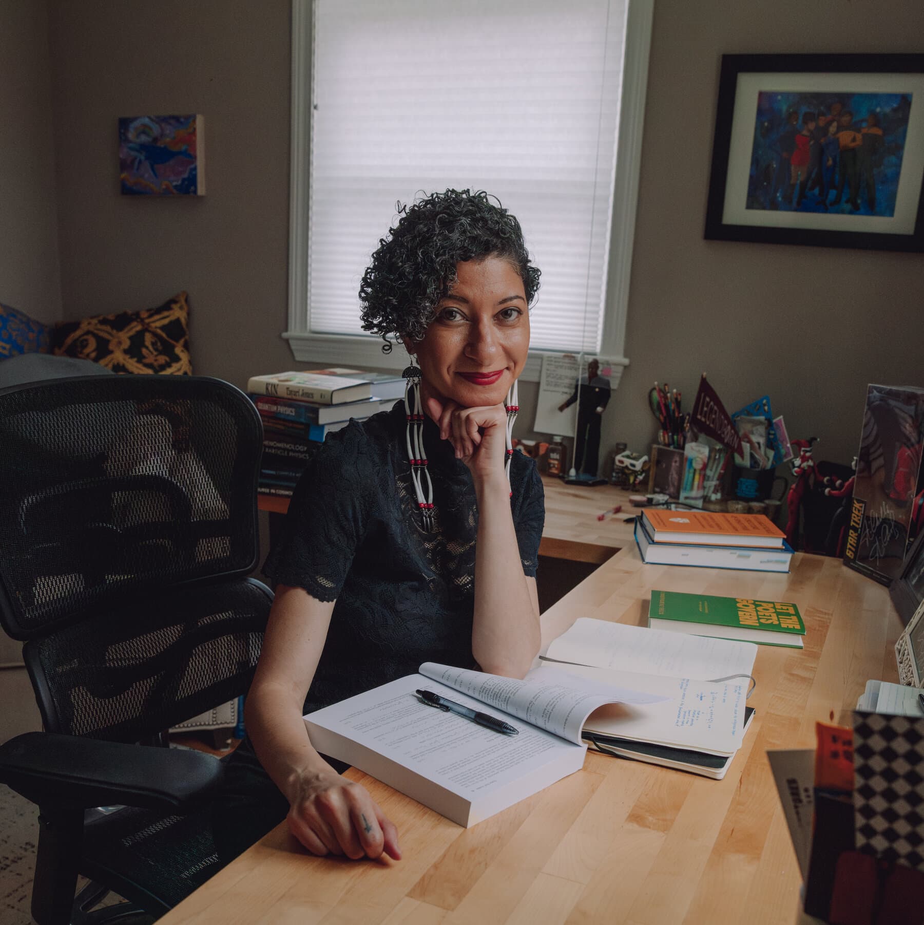 A Physicist Who Thinks in Poetry from the Cosmic Edge