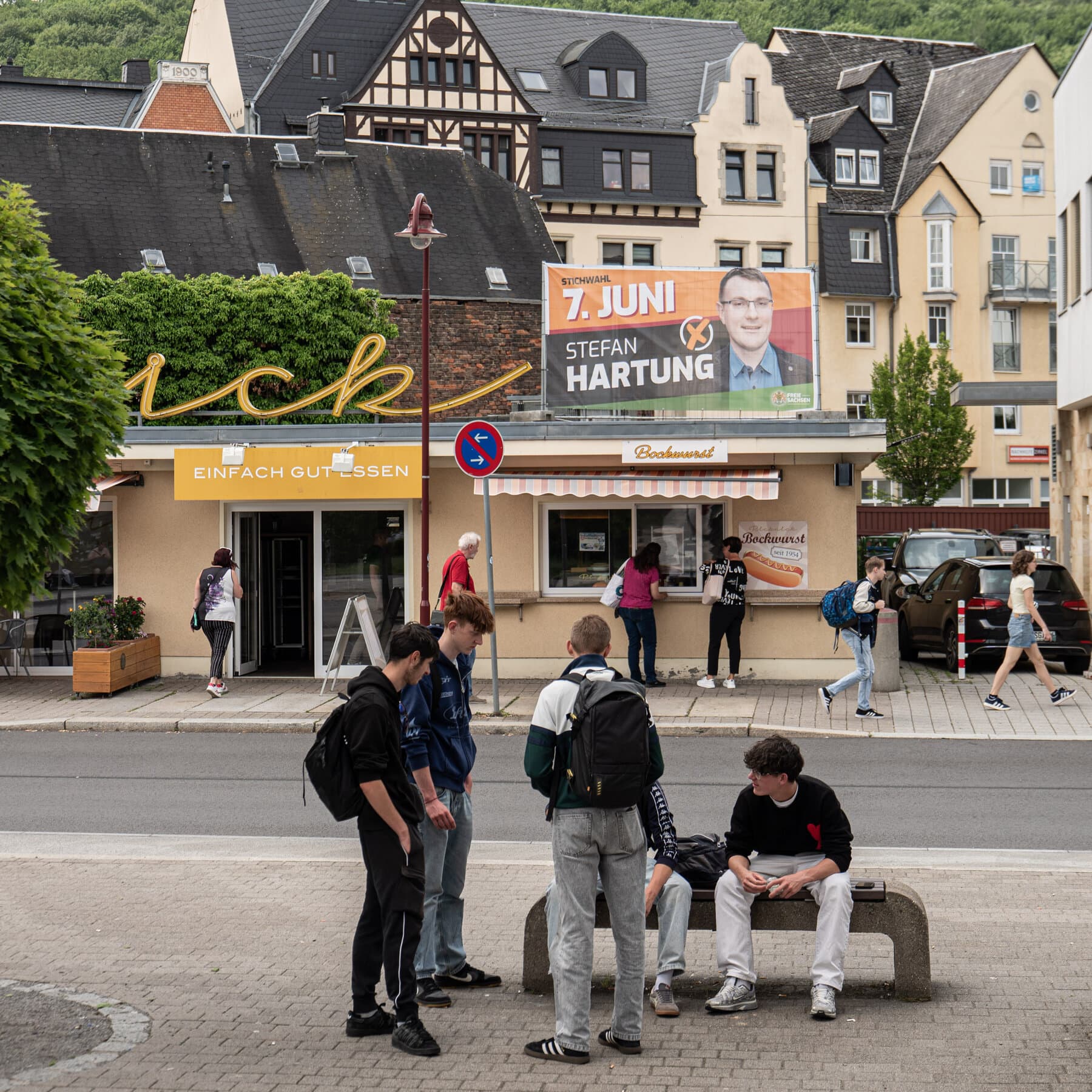 Neo-Nazi Party Member Loses Close Mayoral Race in German Town
