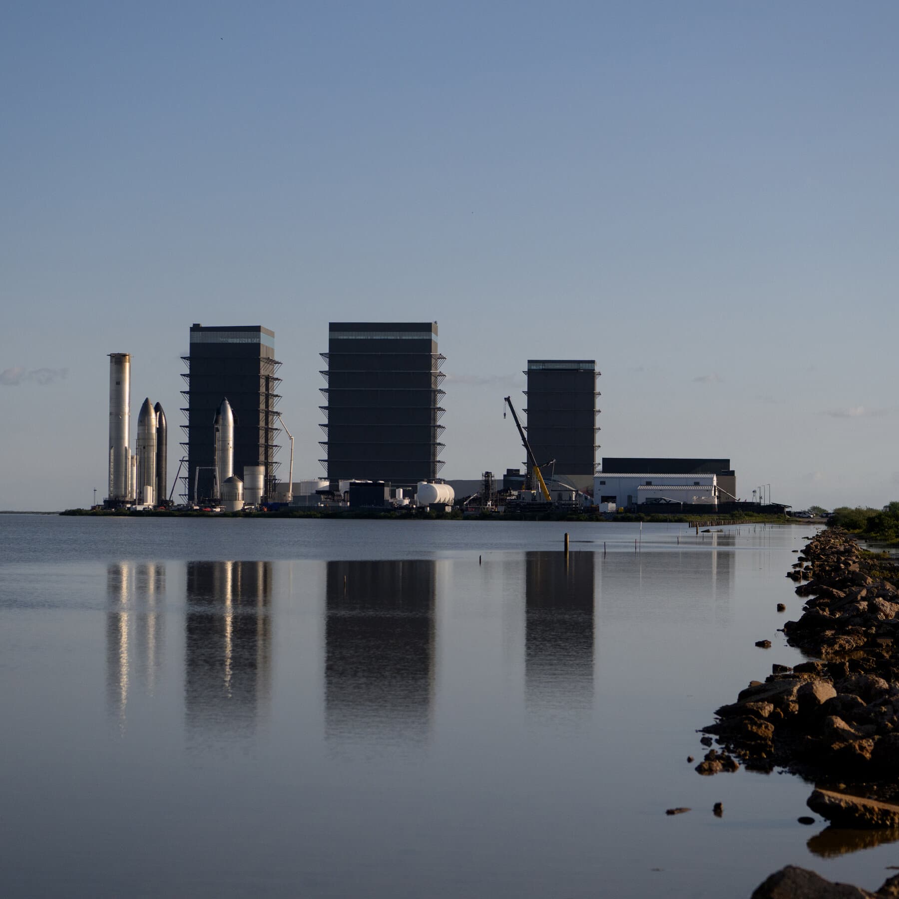 How Banks Are Using the SpaceX IPO to Woo the Super Rich
