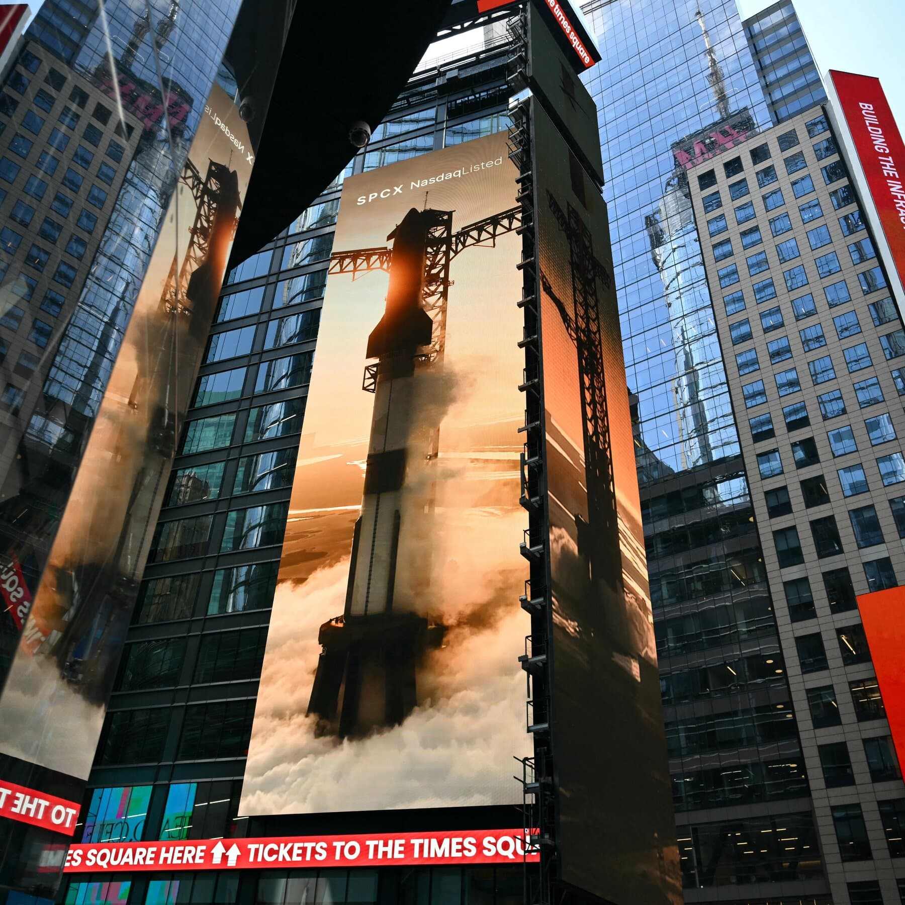 SpaceX’s Growing Warchest