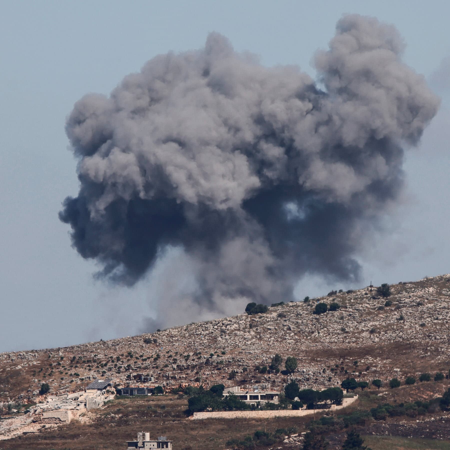 Mideast Live Updates: Attacks in Lebanon and Delay in Talks Test U.S.-Iran Deal
