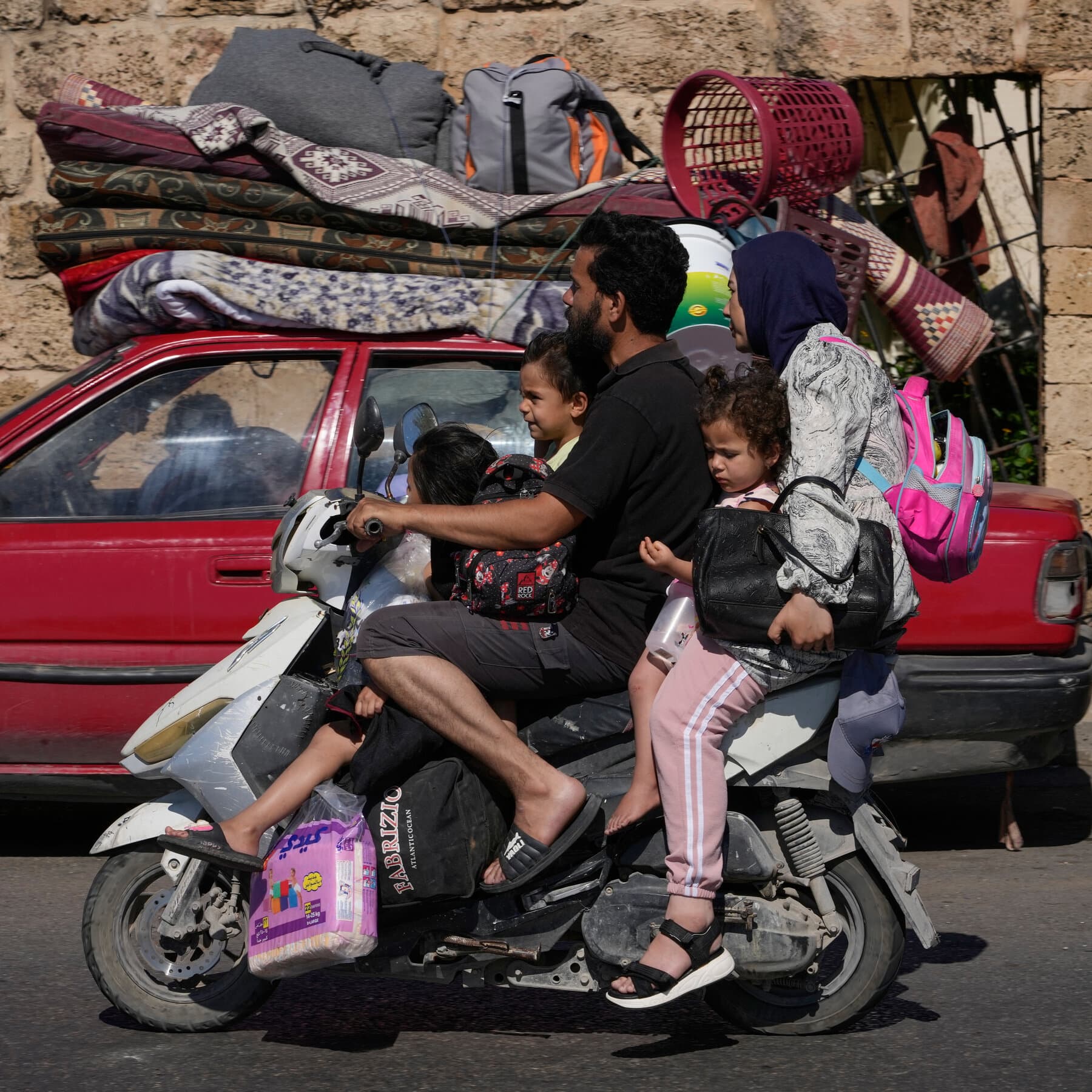 Mideast Live Updates: Diplomats Work to Preserve Iran Deal With a New Lebanon Cease-Fire