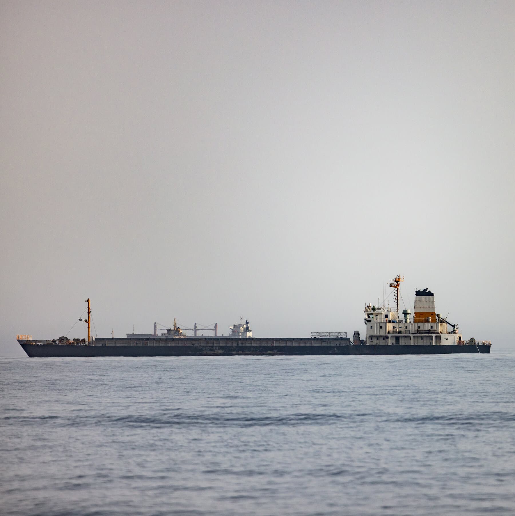 Mideast Live Updates: Strait of Hormuz Re-emerges as Point of Tension After Iran Says It’s Closed