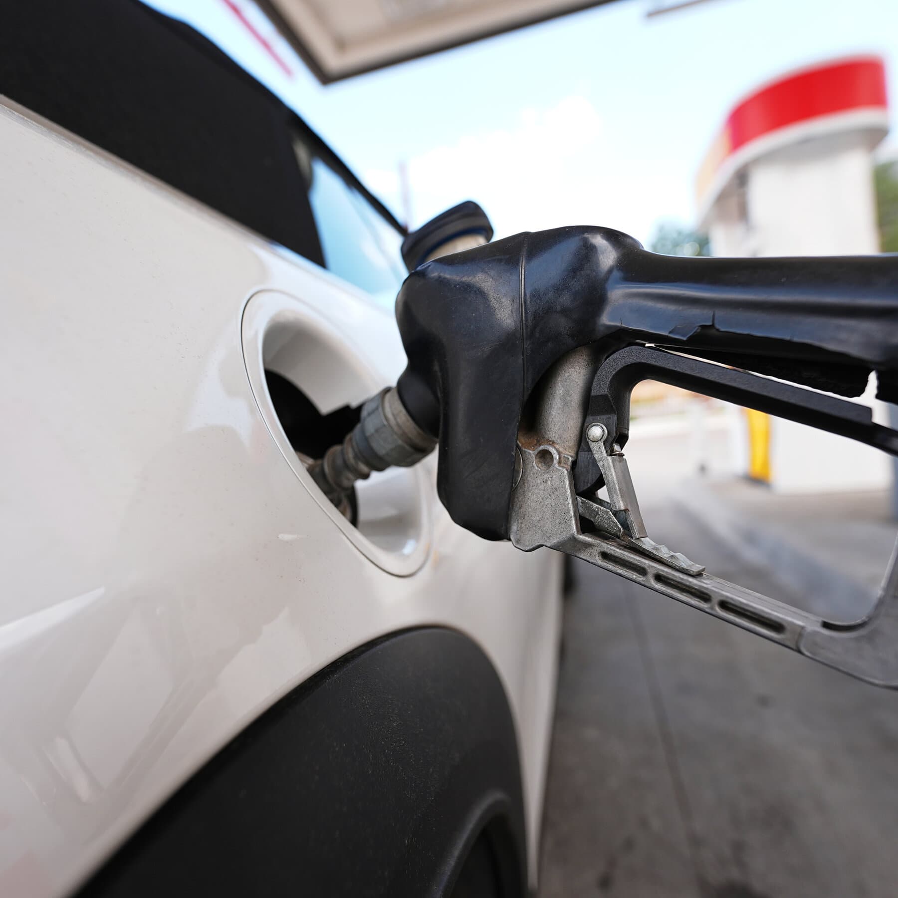 Oil Prices Drop on Moves to Unblock Persian Gulf Crude Supplies