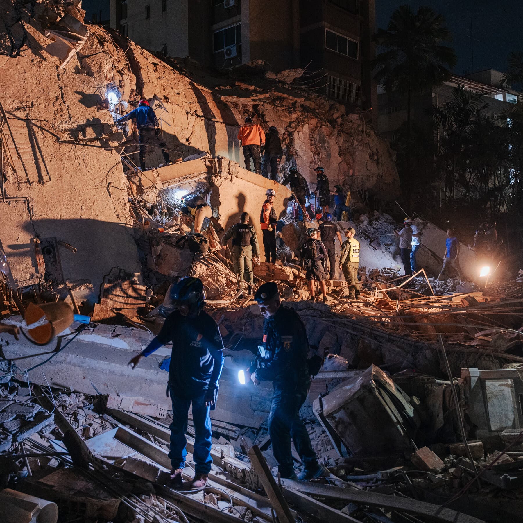 Venezuela Live Updates: Death Toll Rises as Rescuers Mount Frantic Search for Quake Survivors