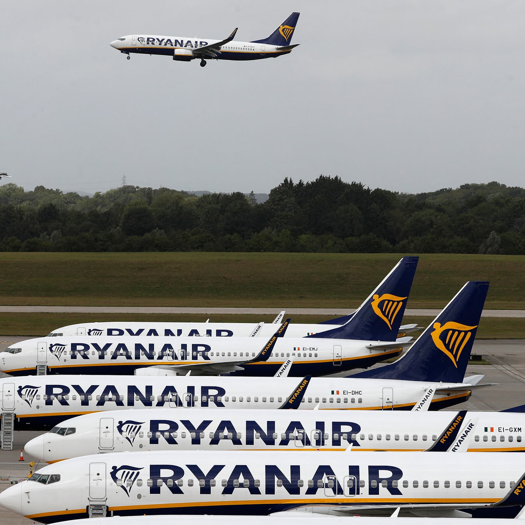Ryanair Stops Charging for Parents to Sit With Their Children