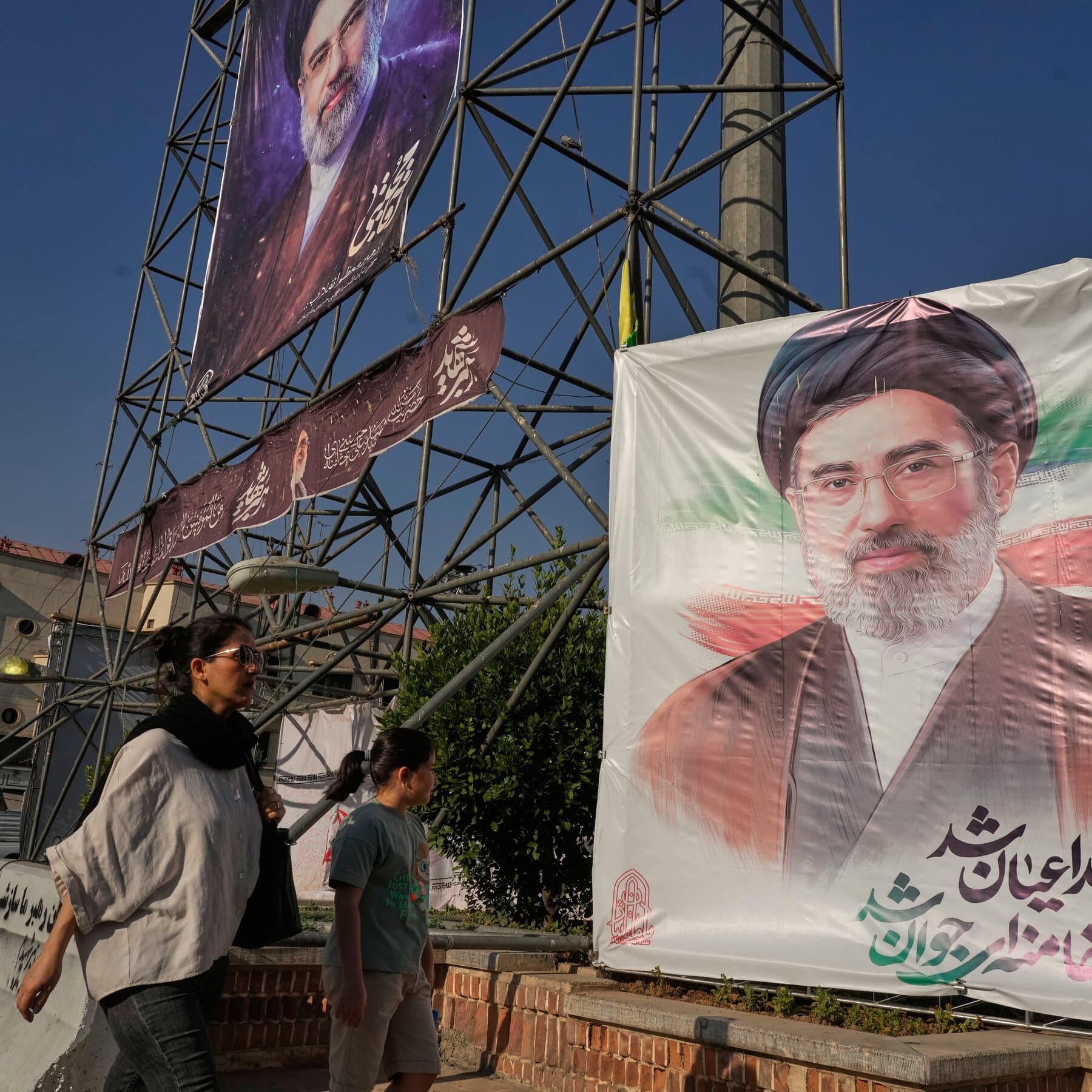 Mideast Live Updates: U.S. and Iran Gear Up for Meetings in Qatar