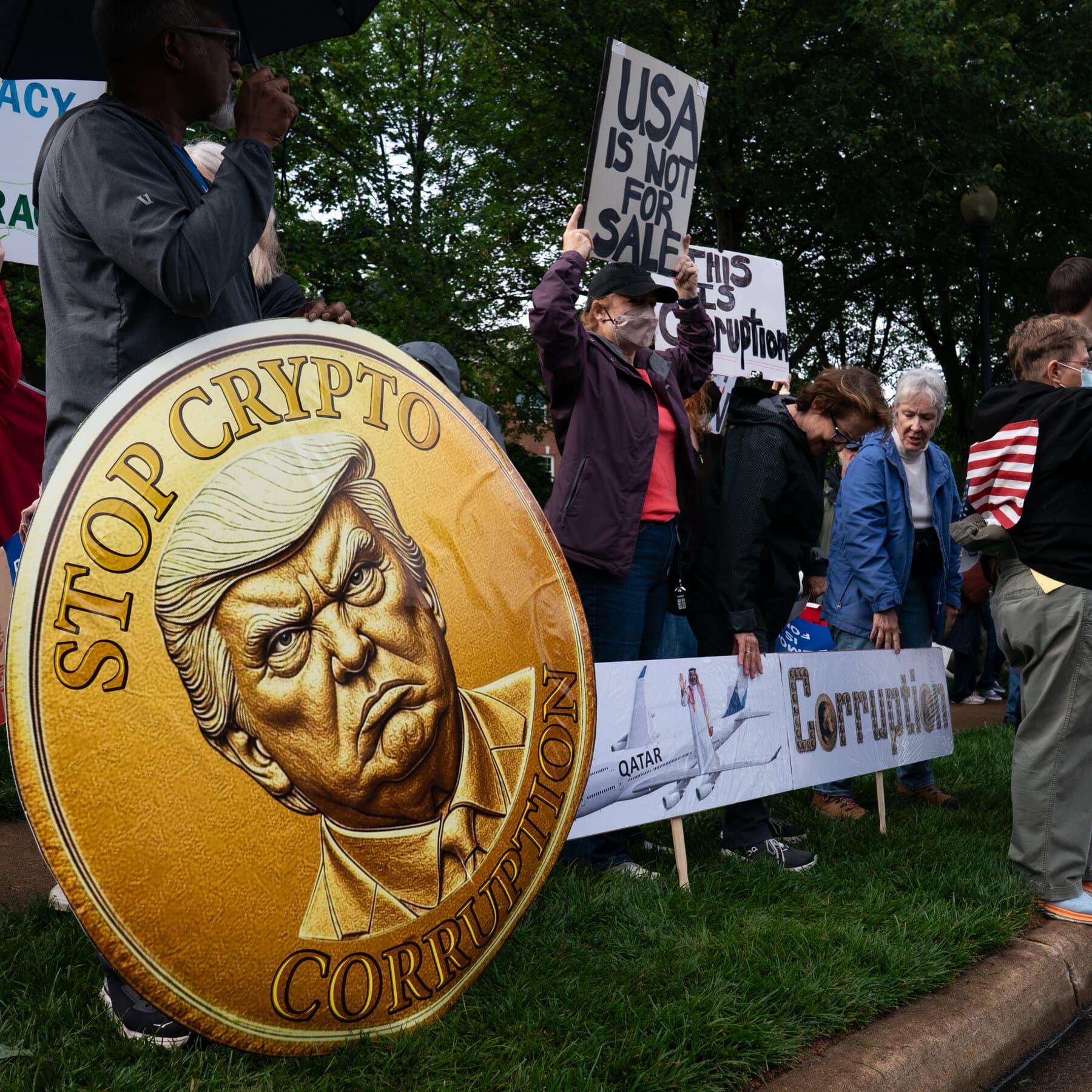 Nearly a Million Investors Lost a Total of $3.8 Billion on Trump Crypto Coin