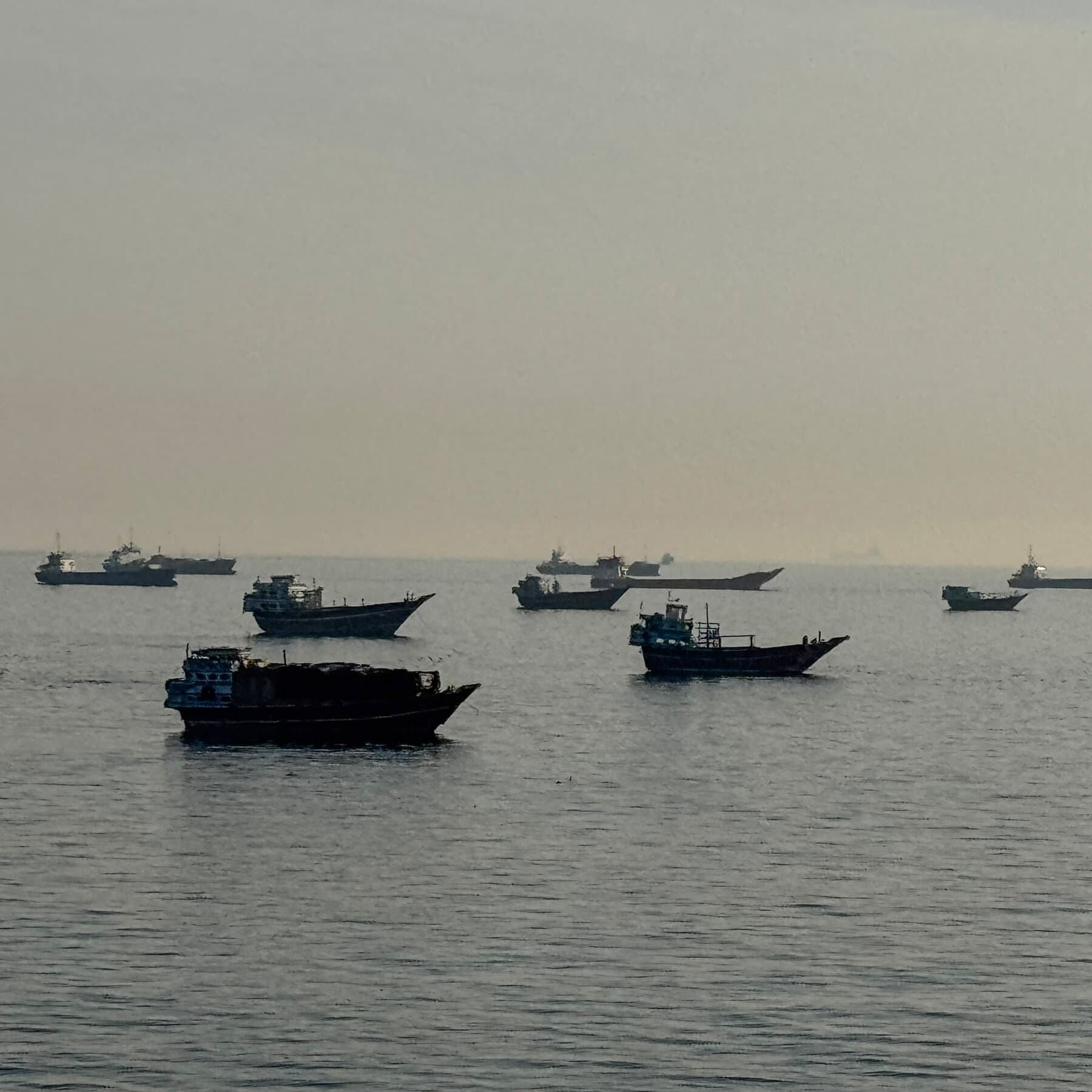 Live Updates: Cease-Fire Unraveling as U.S. and Iran Trade Strikes Again