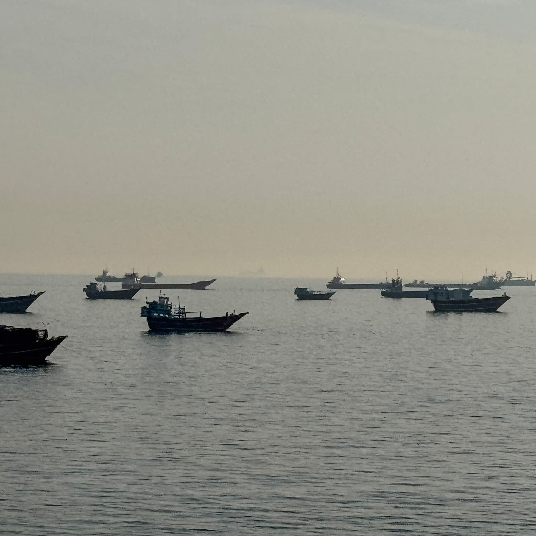 Live Updates: Cease-Fire Unraveling as U.S. and Iran Trade Strikes Again
