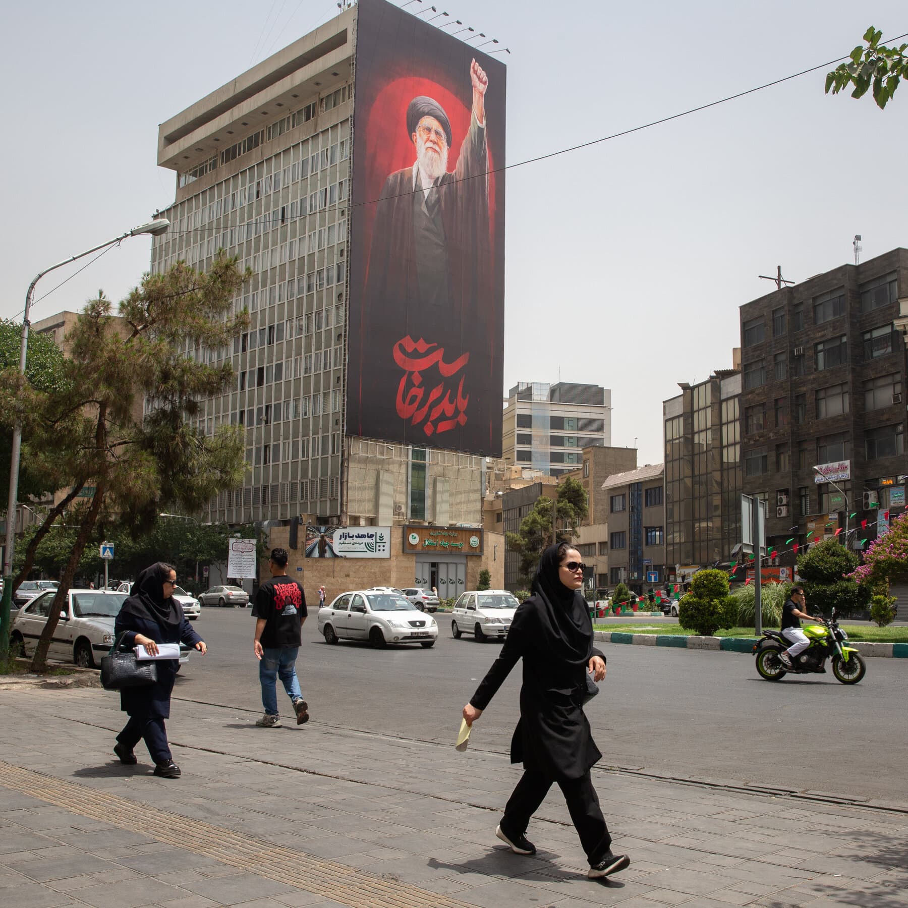 Live Updates: U.S. Forces Begin New Round of Strikes on Iran