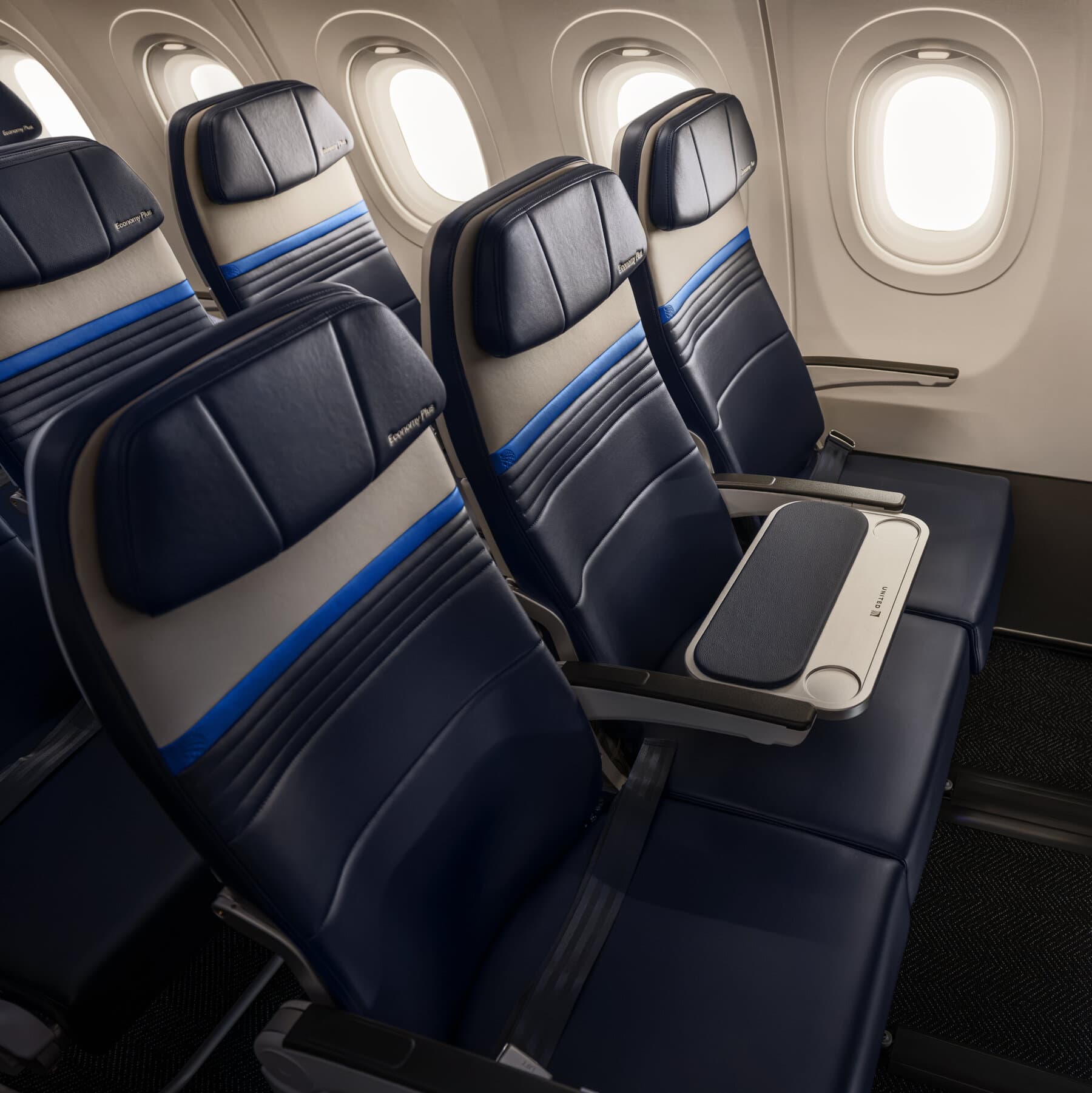 United Airlines Will Soon Let You Take Over the Middle Seat, for a Price