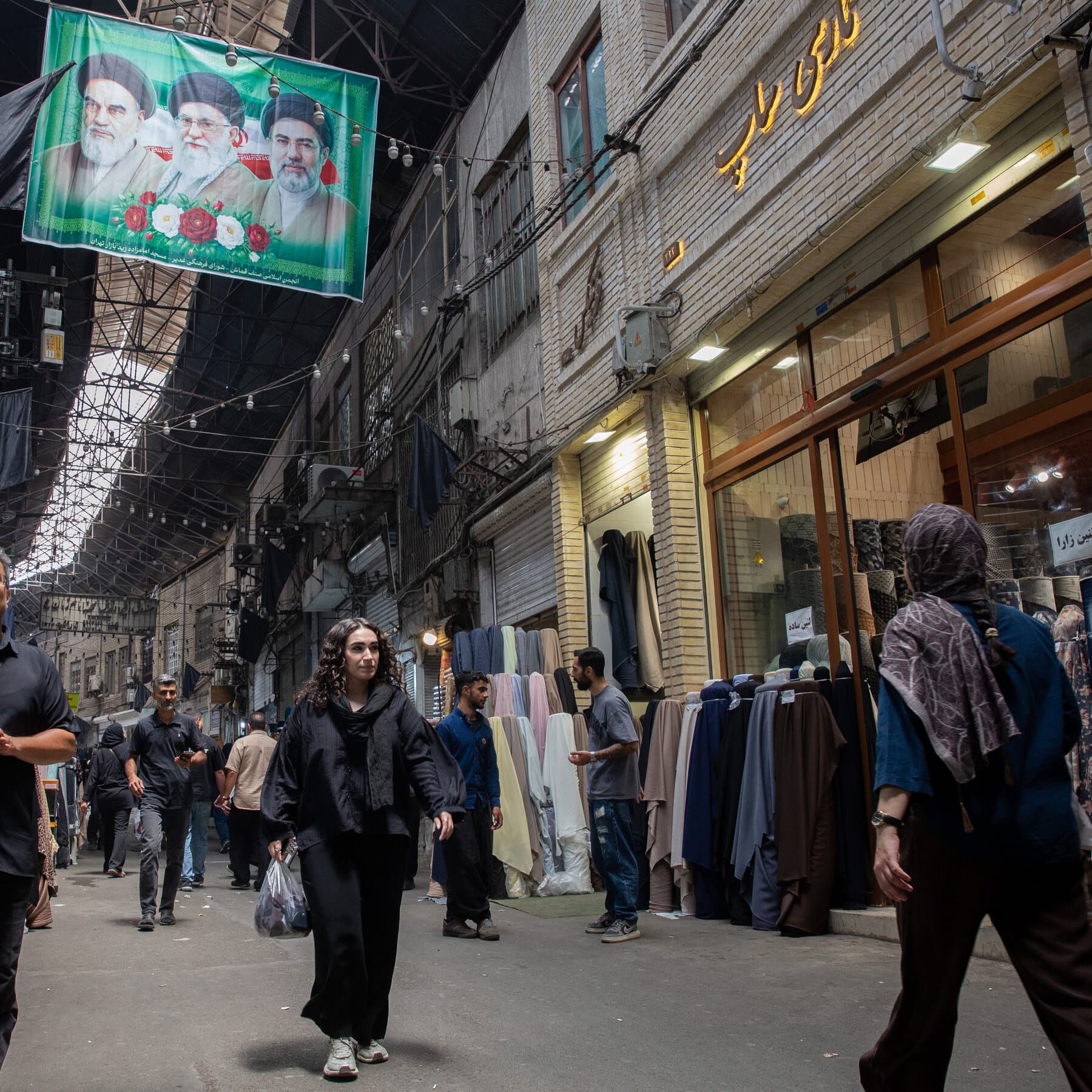 Iran War Live Updates: Netanyahu Says He Will Meet With Trump, as U.S.-Iran Strikes Continue