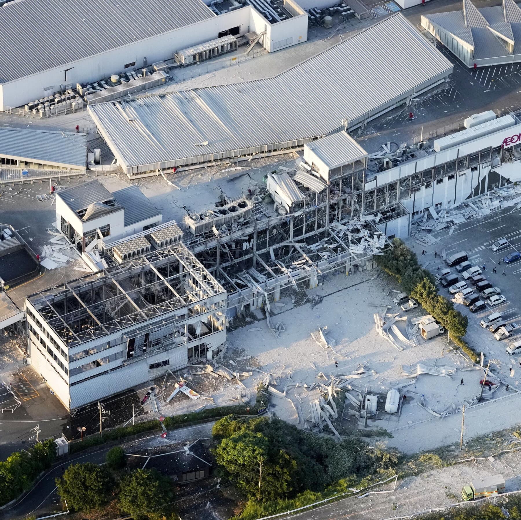 Live Updates: Many Feared Trapped in Mall Collapse After Japan Earthquake, Officials Say