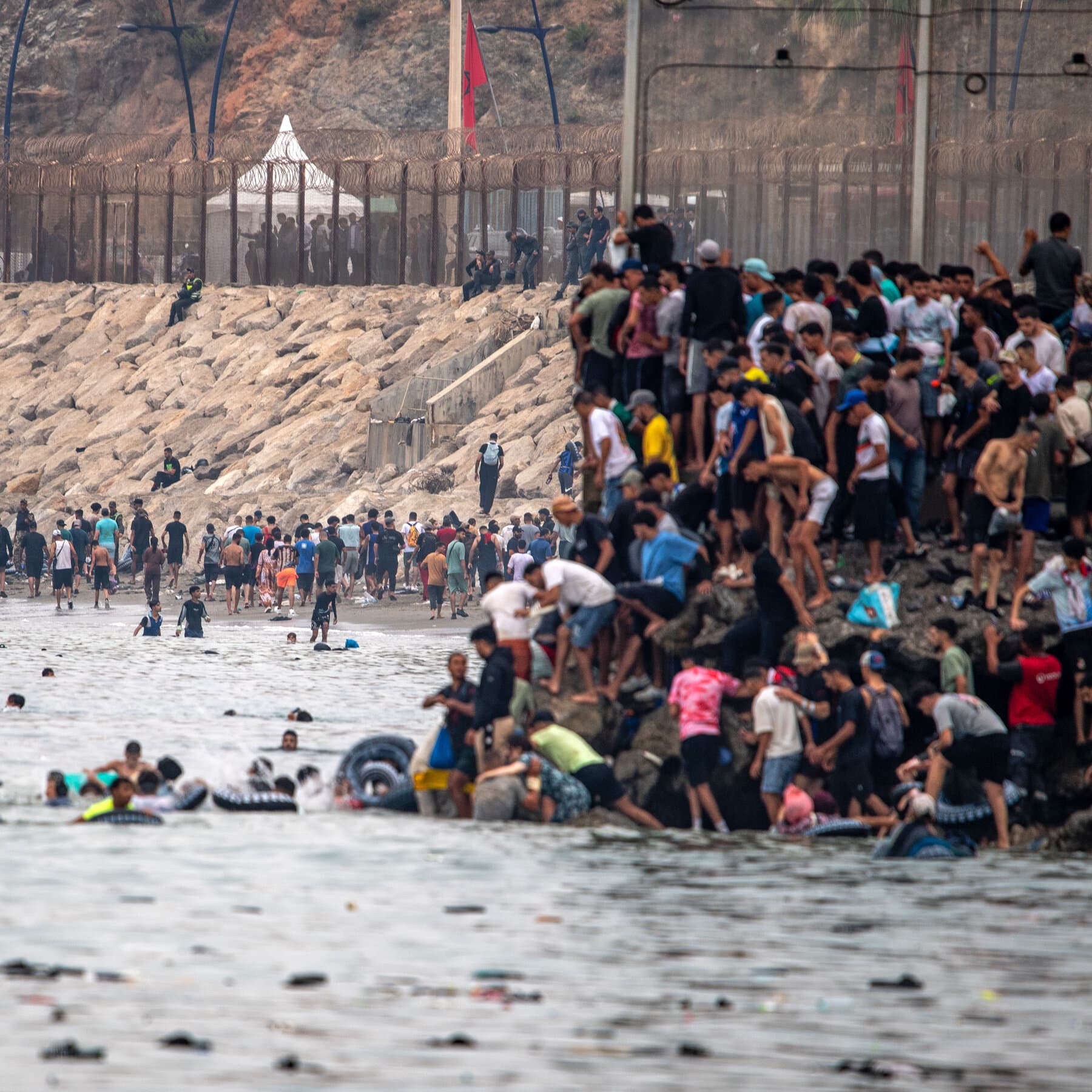 Live Updates: Most of the Migrants Who Crossed Into Spanish Territory Have Returned, Officials Say