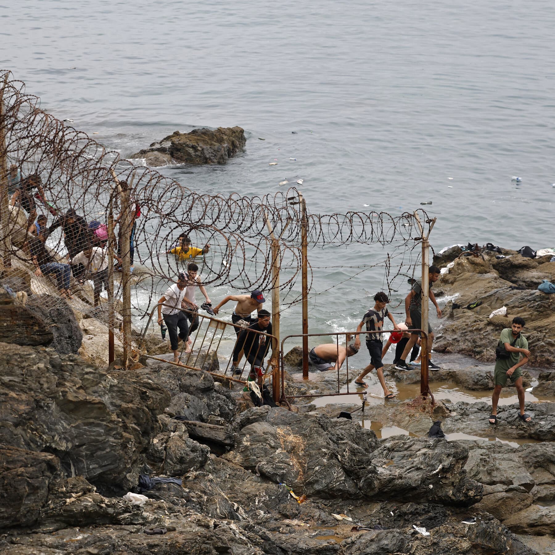 Live Updates: Spanish Leader Rushes to Ceuta After Thousands of Migrants Burst Into Territory