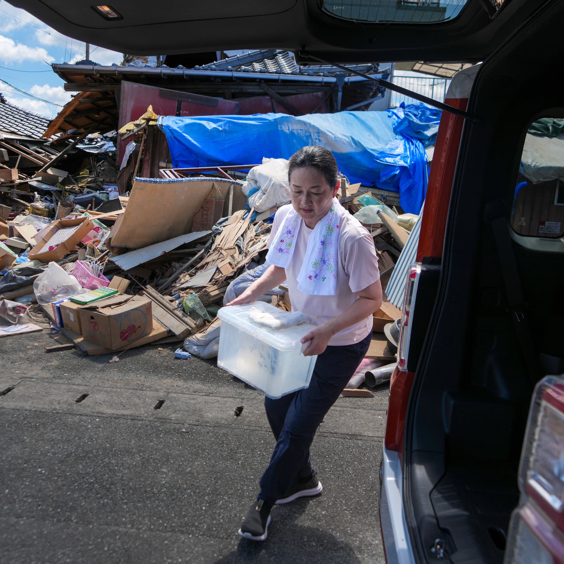 Japan’s Rescuers Battle Cruel Heat After Major Earthquake