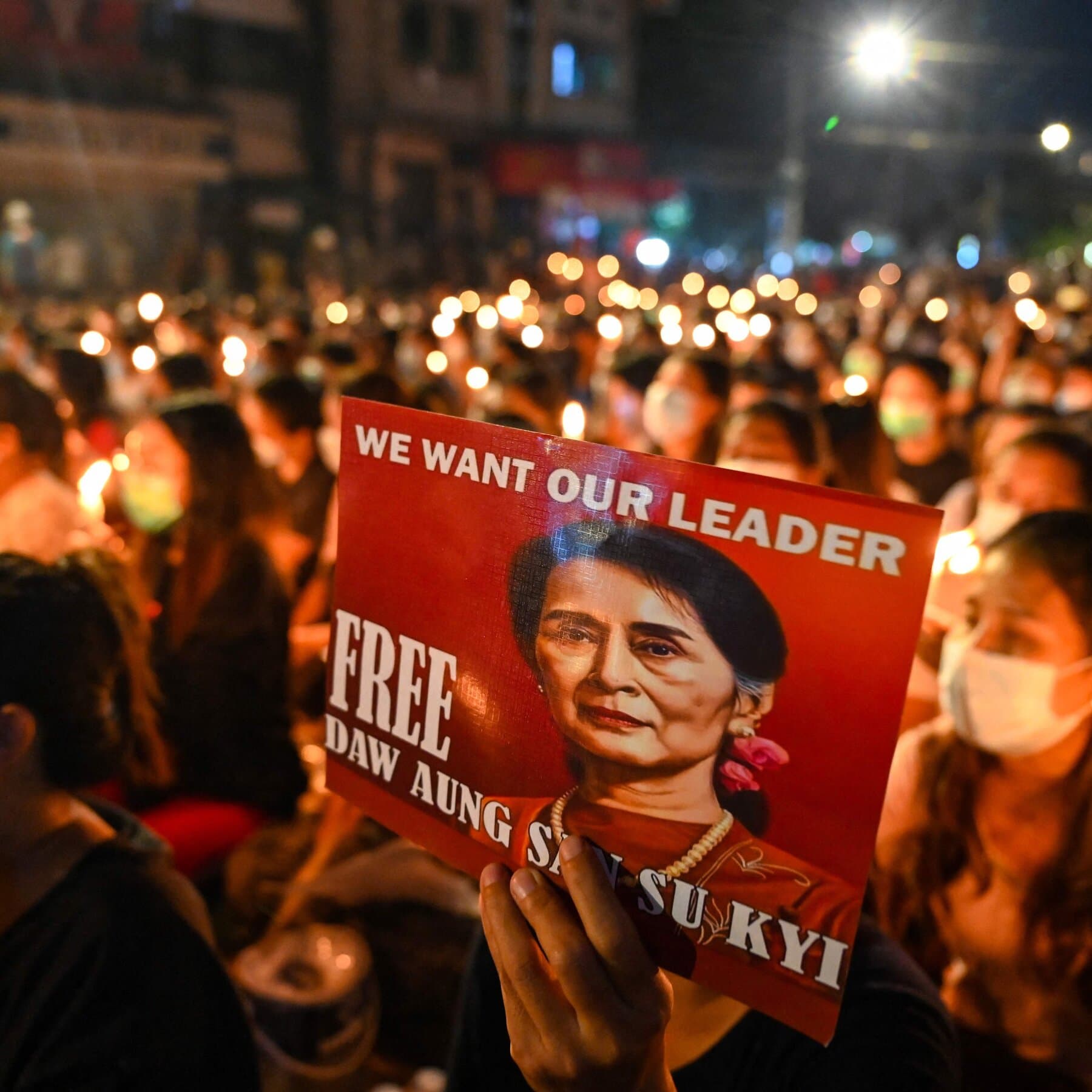 Myanmar Junta Allows Aung San Suu Kyi Rare Contact With an Outsider
