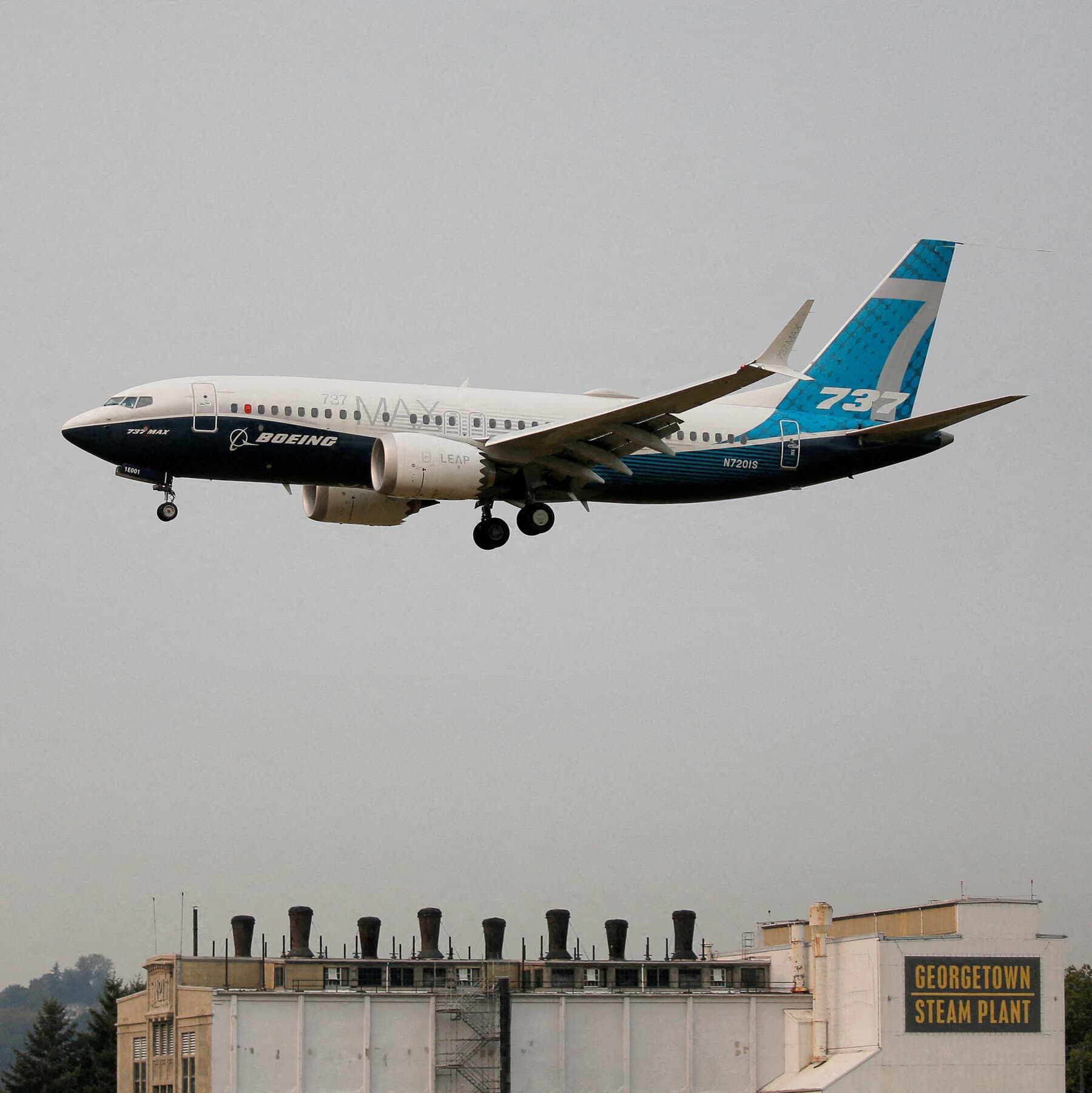 Boeing’s Smallest 737 Jet Wins F.A.A. Approval