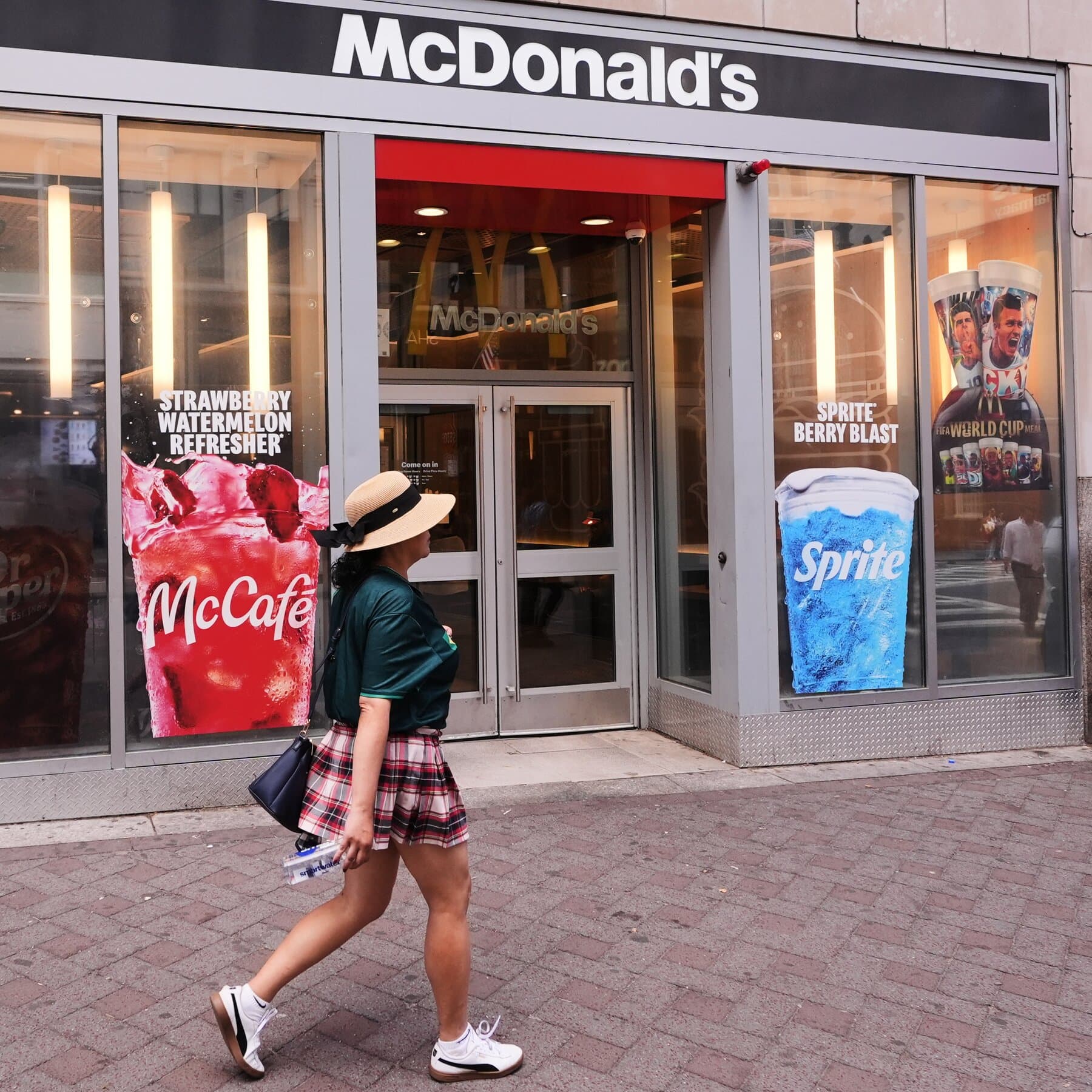 McDonald’s U.S. Sales Slow as Consumers Spend More Cautiously